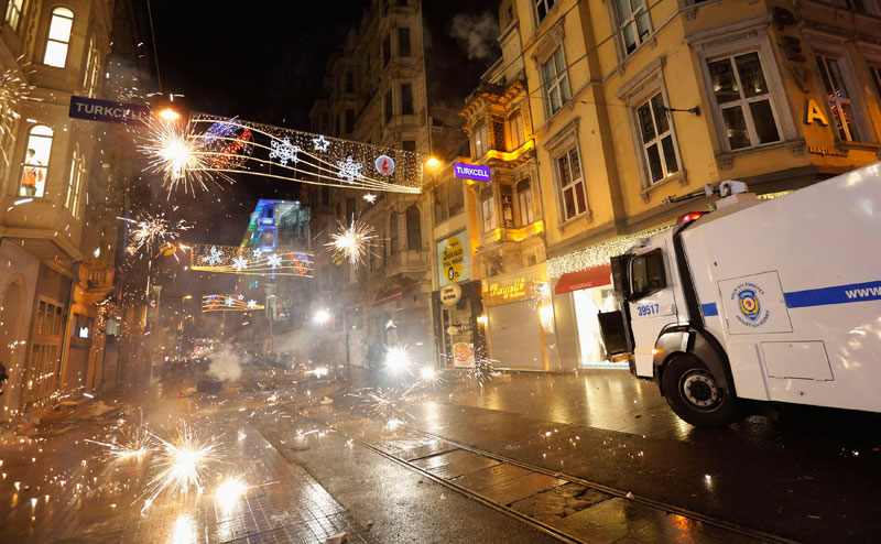 Turkish protesters clash with police