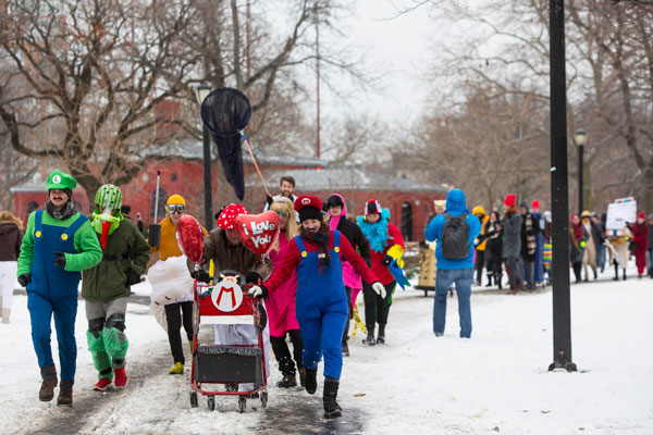 Idiotarod-shopping cart race in New York