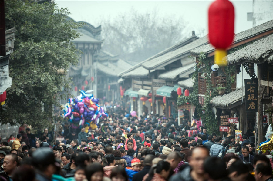 China experiences Spring Festival tourism boom