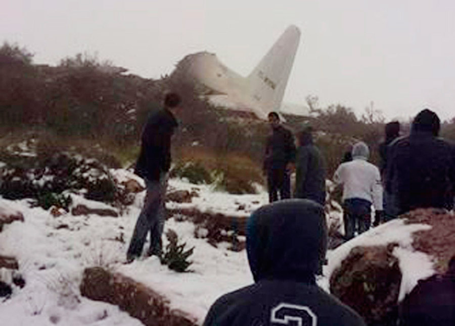 Algerian military plane crashes, killing 77