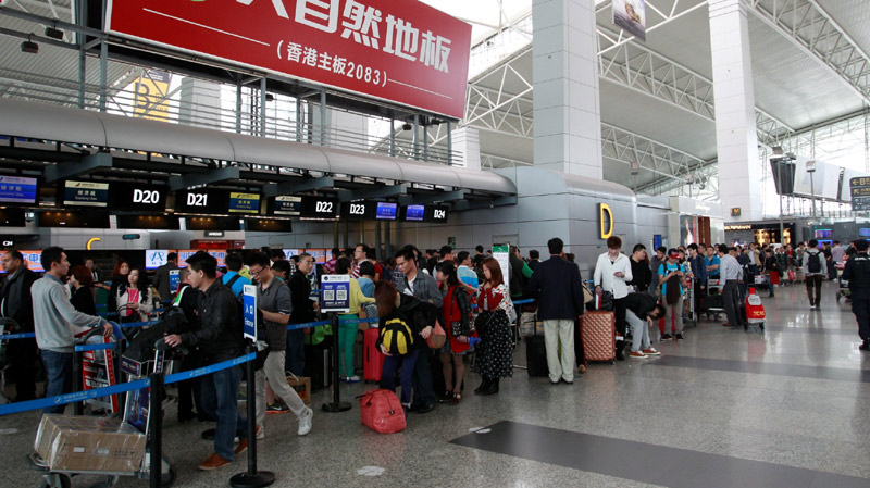 Killer rainstorms disrupt transport in S China