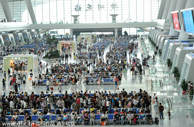 China's post-festival travel hits record peak