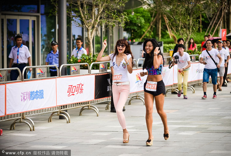 Glamorous male runners in Shenzhen