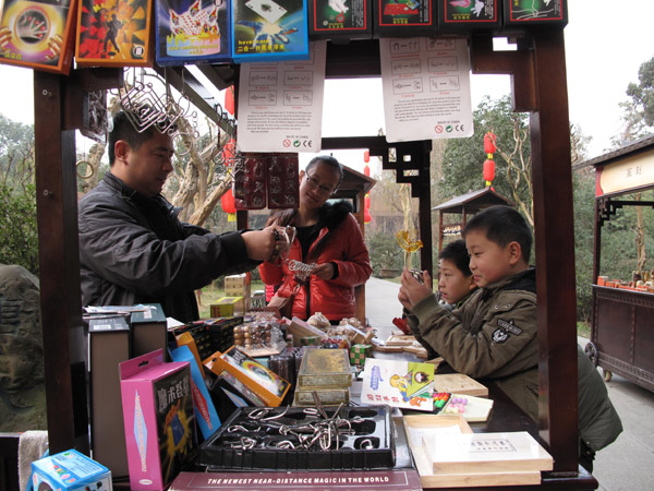 Du Fu Thatched Cottage, a museum of aroma at this time of year