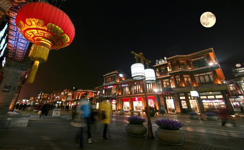 Beautiful night scenes of Qianmen