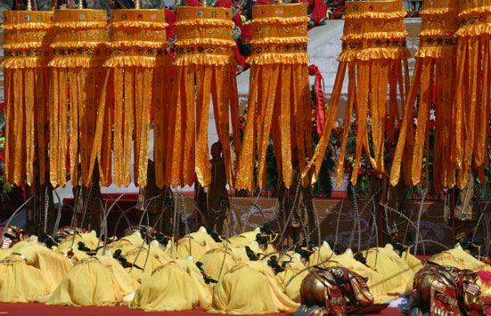 10,000 pay respects to Yellow Emperor in Shaanxi