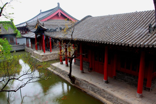 Huaqing Hot Spring: the witness of imperial love story