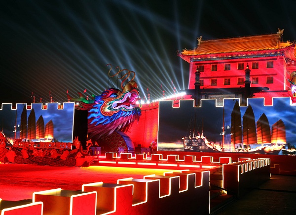 Xi'an and Nanjing hold lantern shows to celebrate Spring Festival