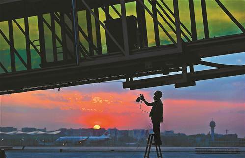 Liangjiang to open new airport terminal in June