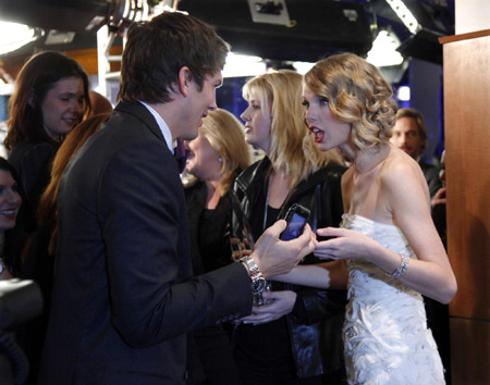 Ashton Kutcher at the 2010 People's Choice Awards