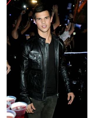 Lautner, Swift named 'hottest couple'