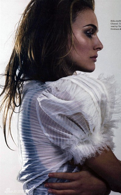 Natalie Portman graces 'Elle UK' February 2010