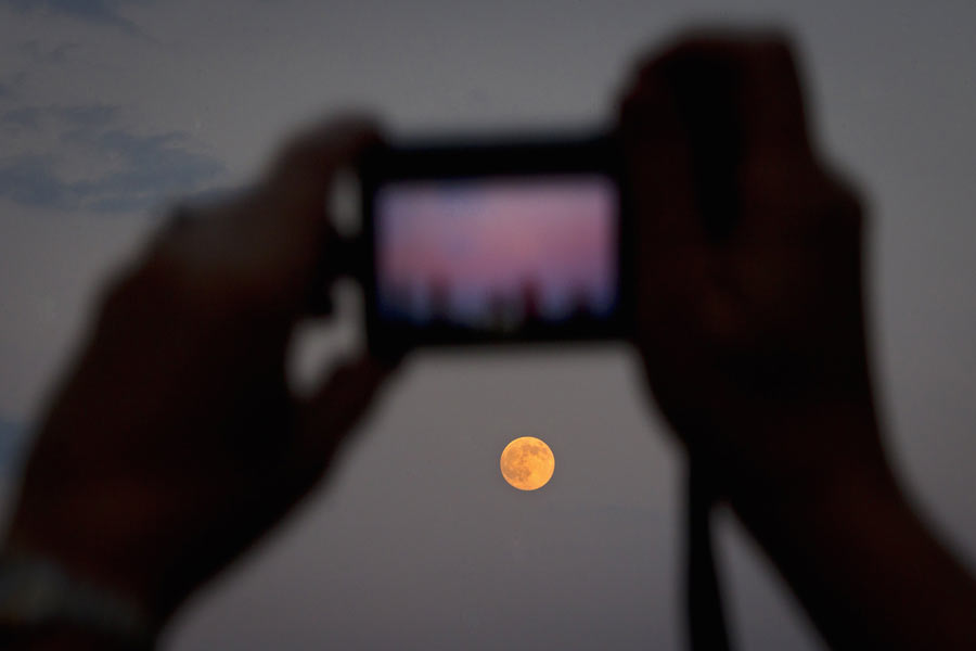 Supermoon dazzles the skies on Saturday