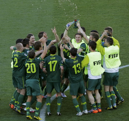 Slovenia beats 10-man Algeria 1-0 in World Cup