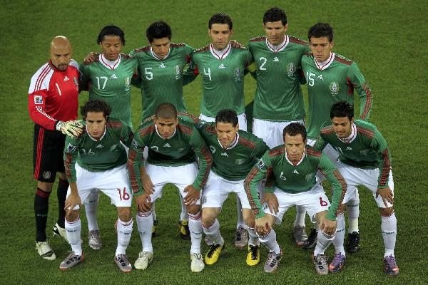 Mexico beat France 2-0 in World Cup match