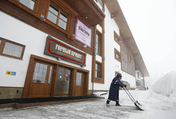 Sochi set to welcome the world amid storm clouds