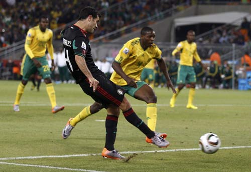 South Africa draws 1-1 with Mexico in World Cup opener