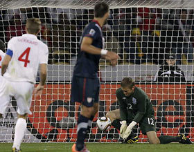 Goalkeeper blunder hands US 1-1 draw with England