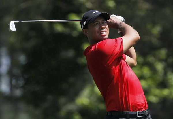 Woods to fall out of top 10 in world ranking