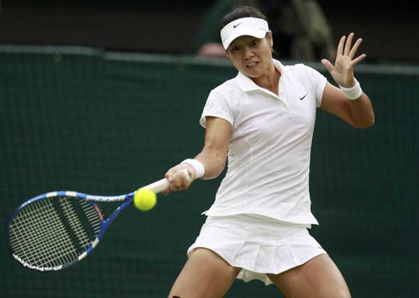 Li Na shocked by wildcard Lisicki at Wimbledon