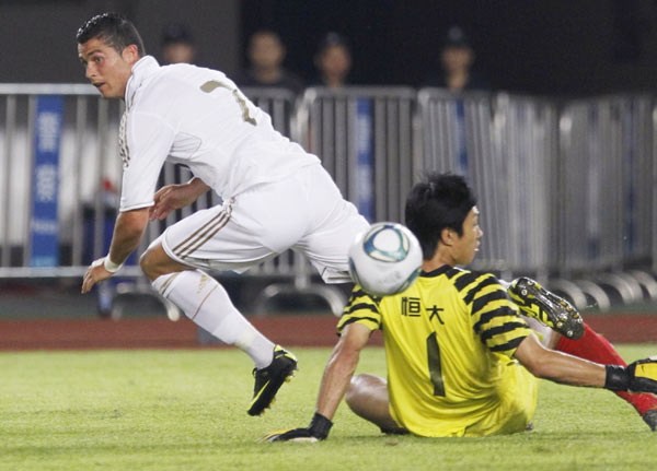 Real Madrid thump Chinese league leader Guangzhou Evergrande 7-1 in friendly