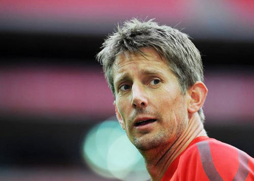 Van der Sar bids farewell at star-studded Ajax finale