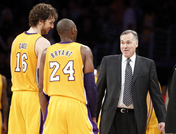 D'Antoni at the helm as Lakers beats Nets