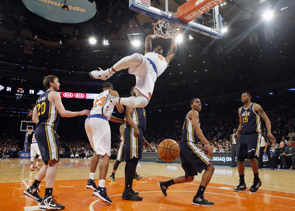 Depleted Knicks roar past Jazz, 113-84