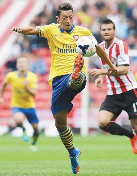 Gamble on Ozil lifts Gunners