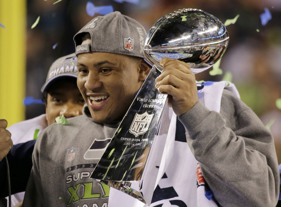 Seahawks beat Broncos in Super Bowl, Smith MVP