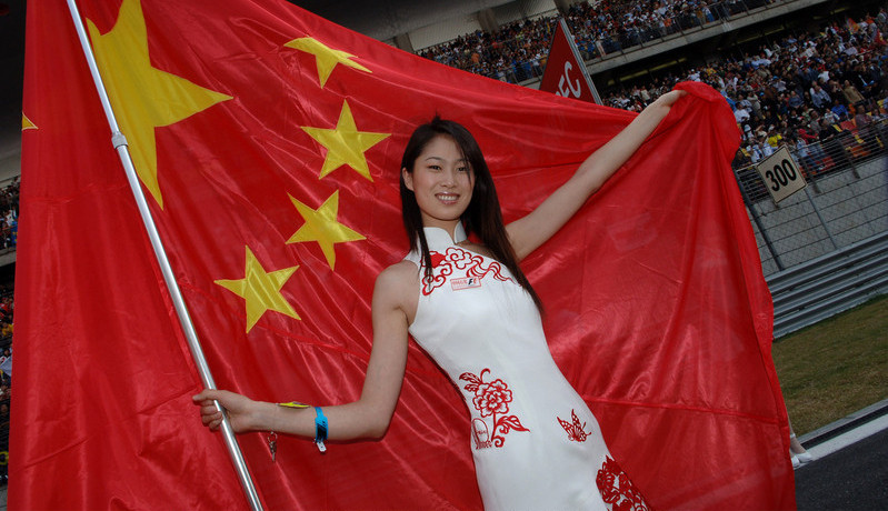 Dazzling cheong-sam grid girls for Shanghai F1