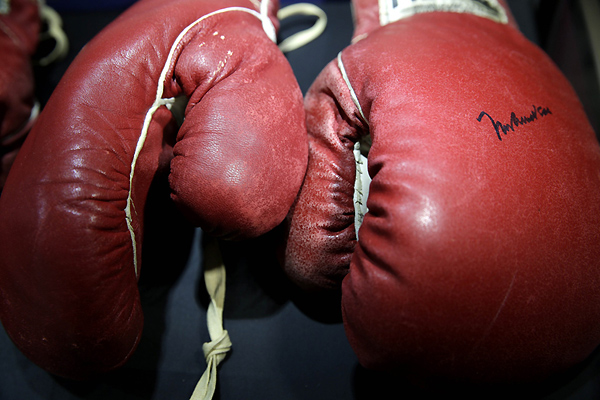 Ali, Liston gloves, Shoeless Joe photo fetch $1.1M in NYC