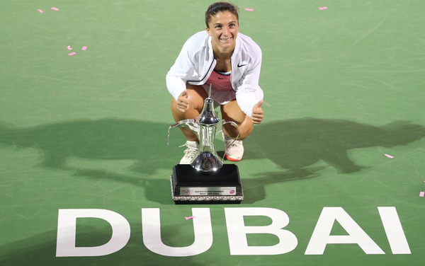 Errani wins by a mile in Dubai against Strycova