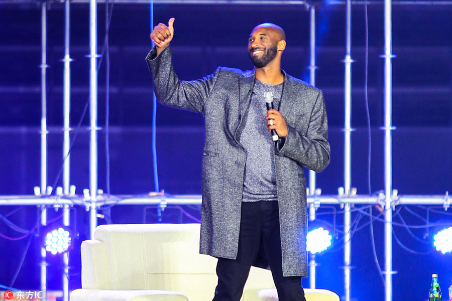 Kobe Bryant attends fans meeting in N China