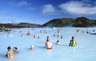 Thousand year-old hot spring welcomes visitors in Zhejiang