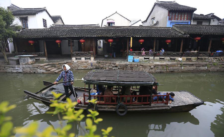 Jinxi ancient town embraces large numbers of tourists