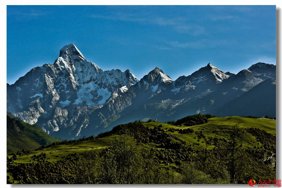 Breathtaking scenery of Mount Siguniang in SW China