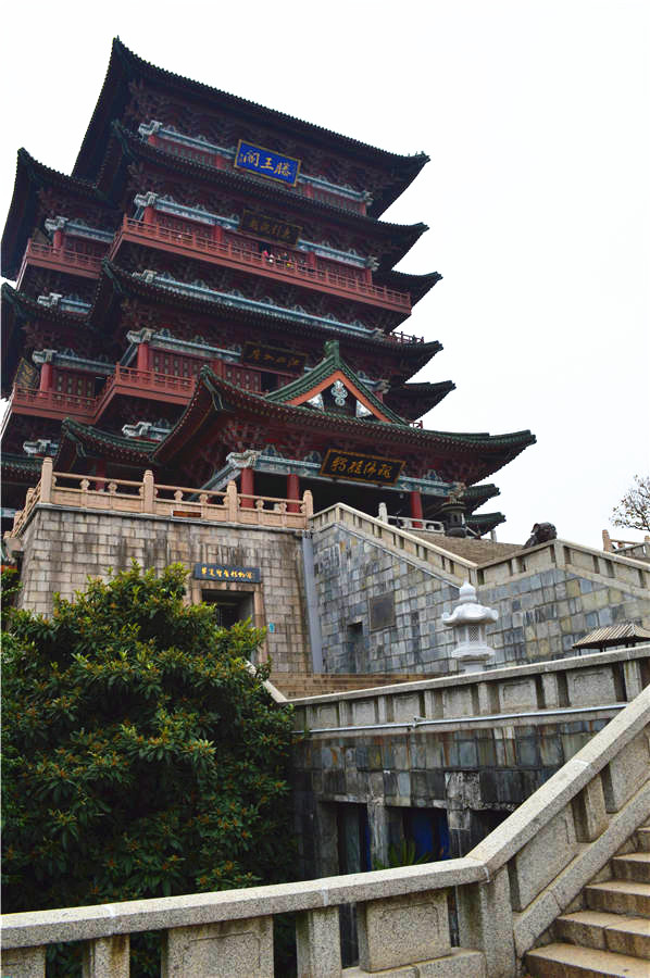 Splendid Tengwang Pavilion of Jiangxi province