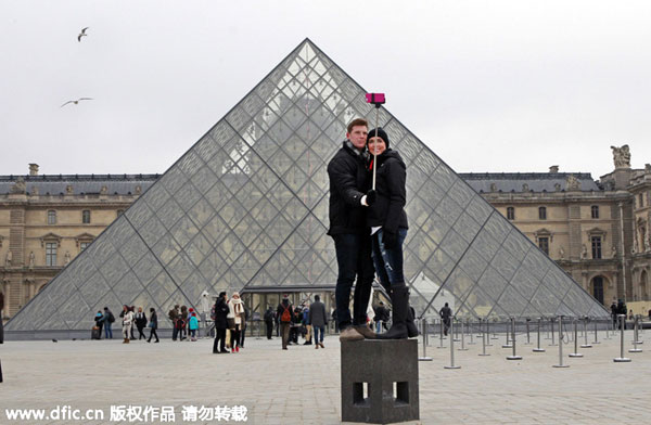 Palace Museum tells visitors to put selfie sticks away