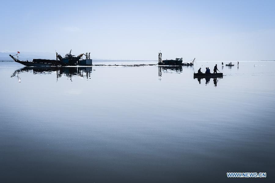 Breathtaking scenery of Caka salt lake