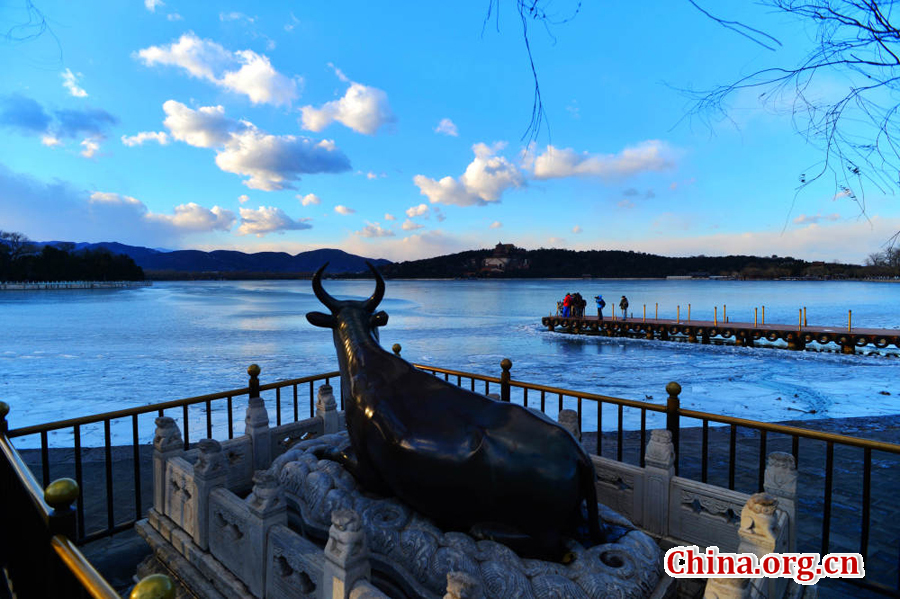 Scenery of Summer Palace after heavy smog