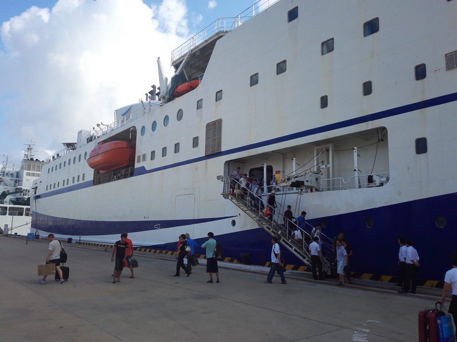 Sailing to Xisha Islands