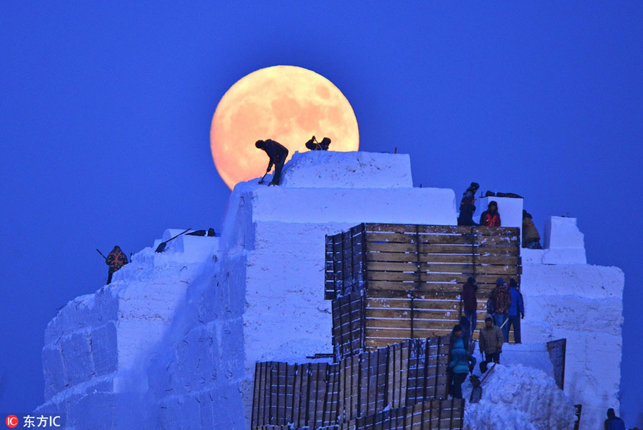 Stunning supermoon lights up the sky in China