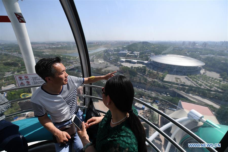 New ferris wheel put in use at Shijingshan Amusement Park in Beijing