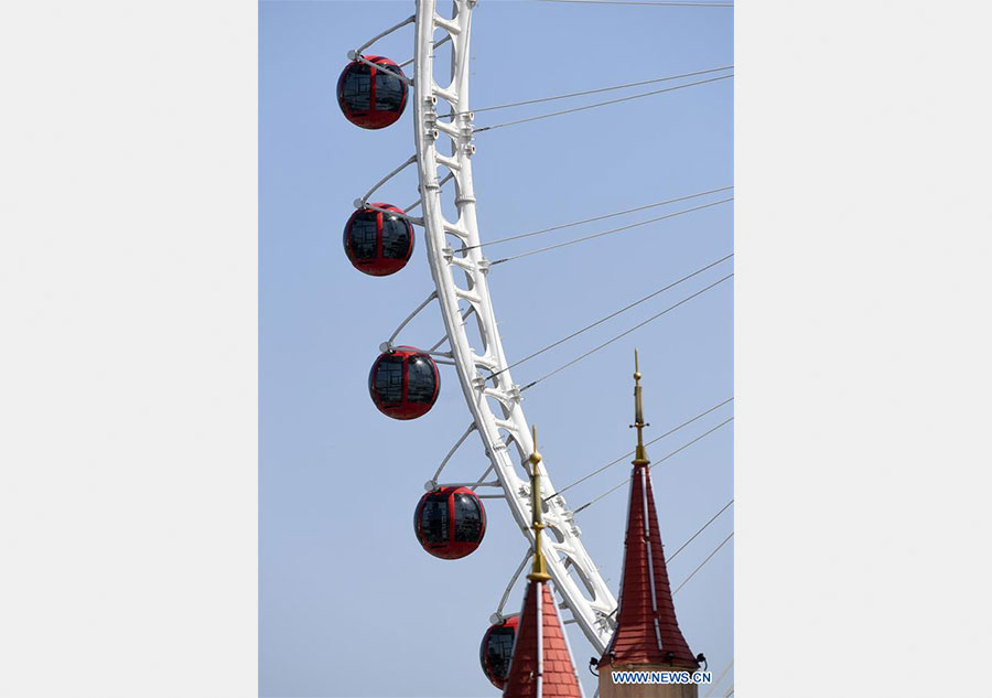 New ferris wheel put in use at Shijingshan Amusement Park in Beijing