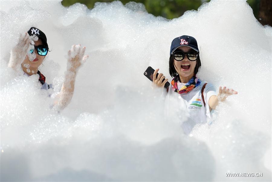 Rainbow Bubble Run held in China's Zhejiang