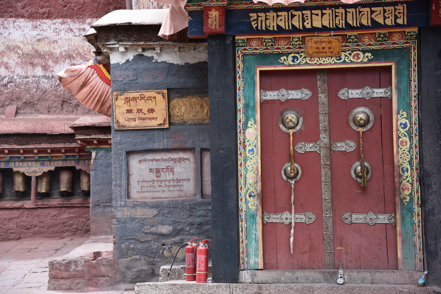 A glimpse of Tibetan Buddhism from Sakya Monastery