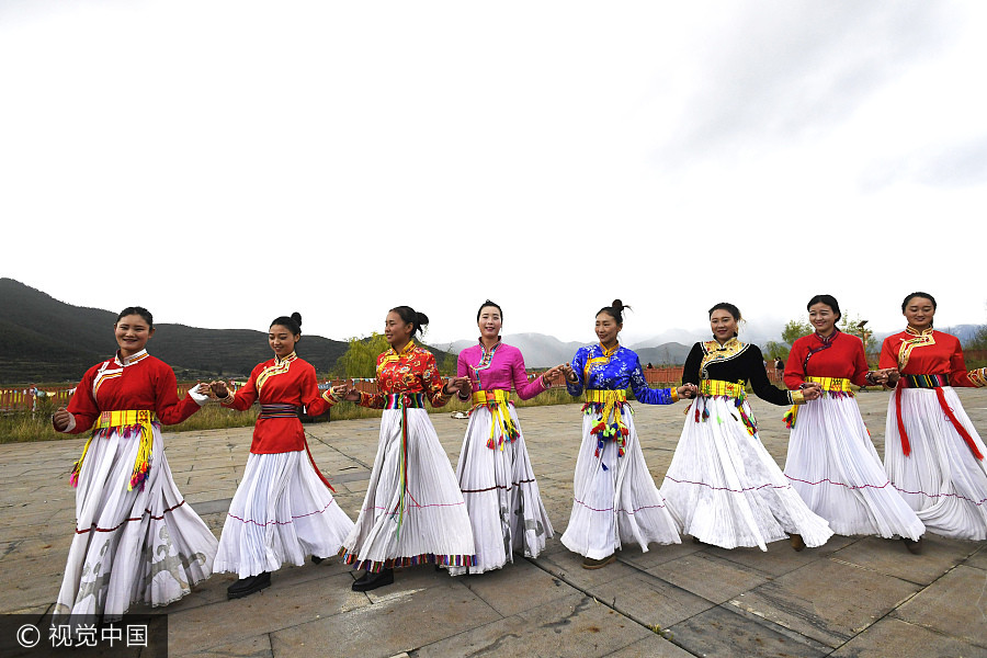 Splendid autumn scenery of Lugu Lake