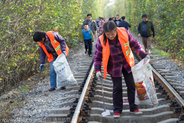 Trending: Love Tunnel sees lots of love and trash