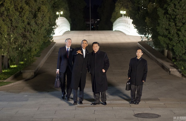 Relaxed stroll sets mood for Xi, Obama